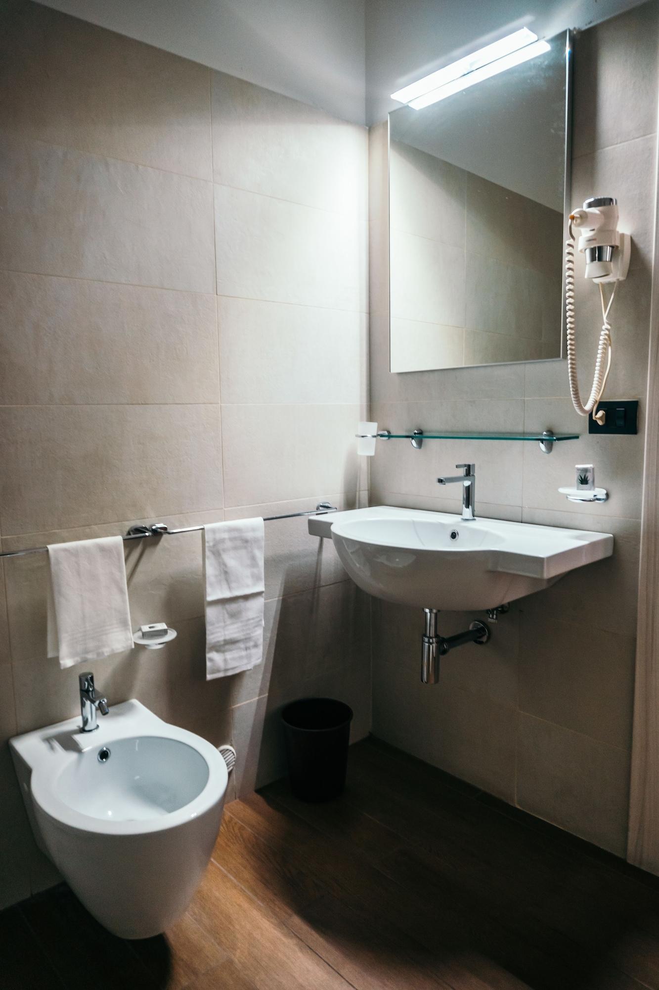 Uno Hotel 3*