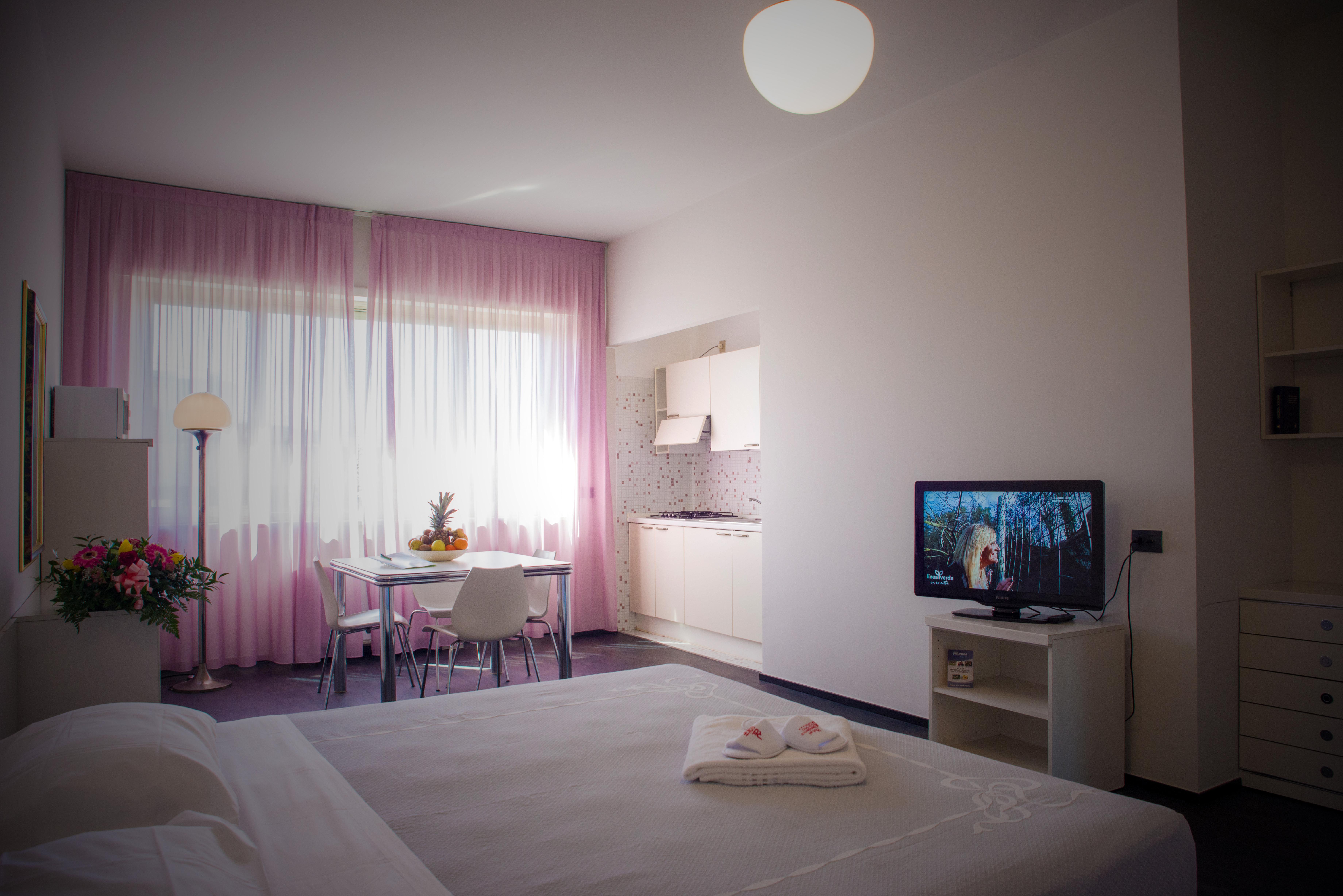 Uno Hotel 3*