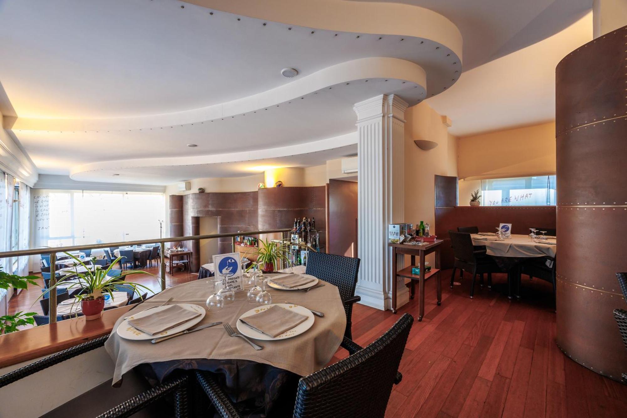 Uno Hotel 3*