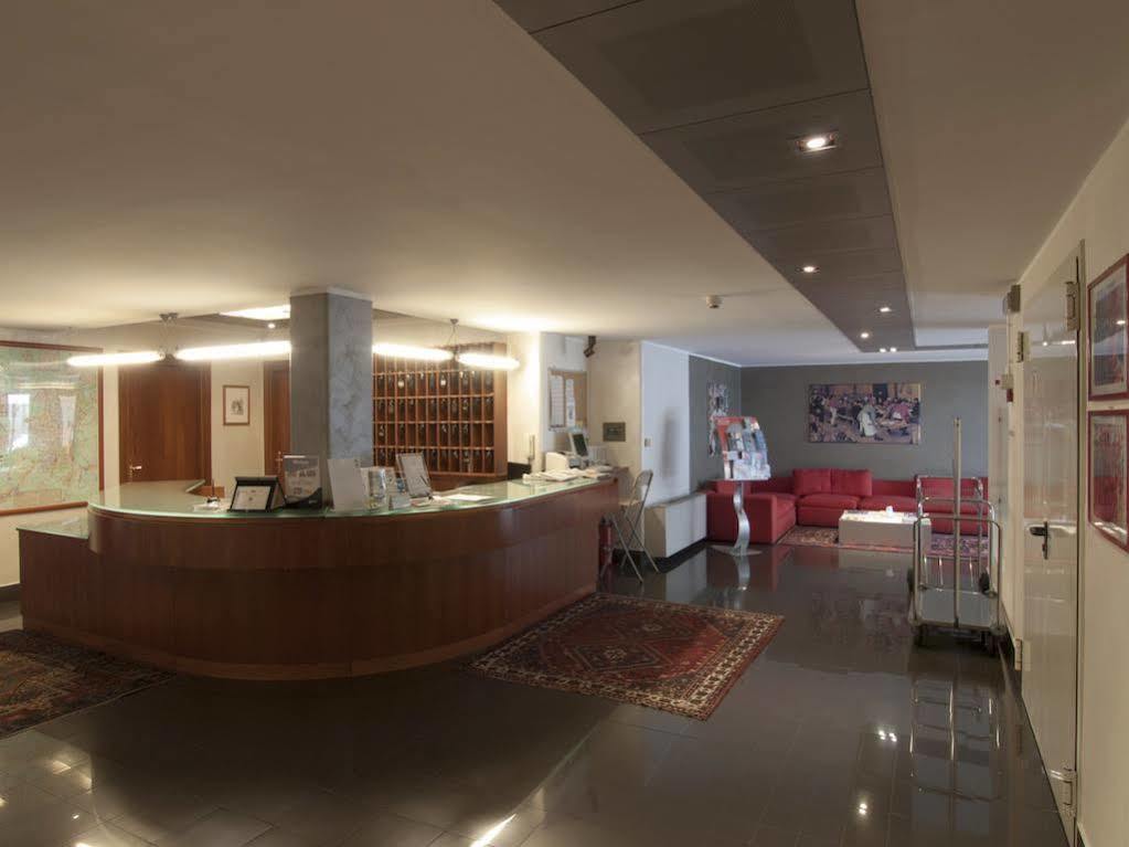Hotel Uno 3*