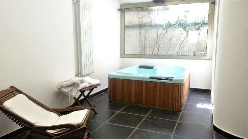 Uno Hotel 3*